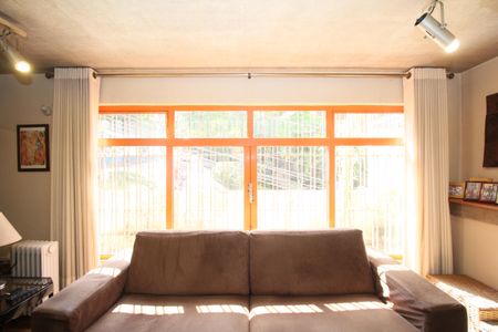Casa à venda com 346m², 4 quartos e 3 vagasSala de TV