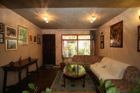 Casa à venda com 346m², 4 quartos e 3 vagasSala
