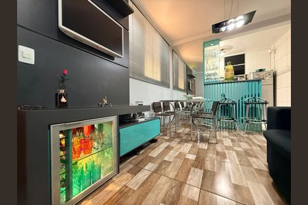 Apartamento à venda com 2 quartos, 50m² em Cabral, Contagem