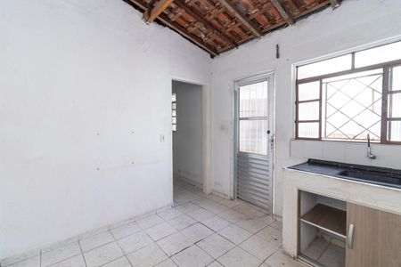 Cozinha de casa para alugar com 1 quarto, 35m² em Vila Robertina, São Paulo