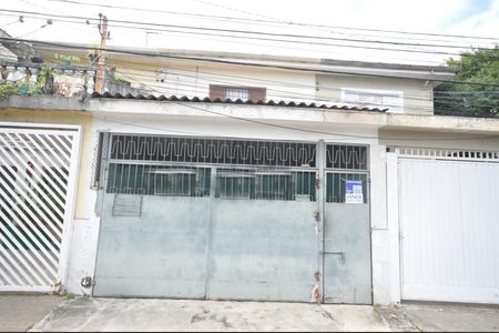 Casa para alugar com 120m², 2 quartos e 2 vagas Casa para alugar com 120m², 2 quartos e 2 vagasFachada