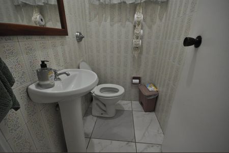 Casa para alugar com 120m², 2 quartos e 2 vagasLavabo