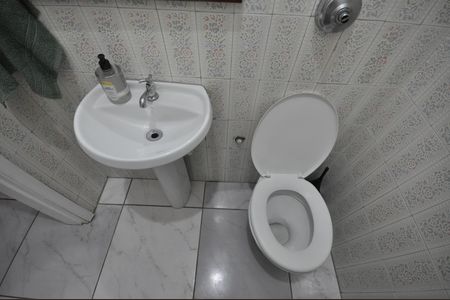 Casa para alugar com 120m², 2 quartos e 2 vagasLavabo