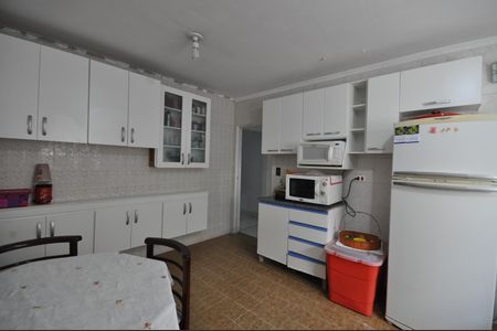 Casa para alugar com 120m², 2 quartos e 2 vagasCozinha