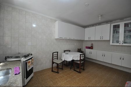 Casa para alugar com 120m², 2 quartos e 2 vagasCozinha