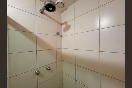 Apartamento à venda com 107m², 4 quartos e 2 vagas Apartamento à venda com 107m², 4 quartos e 2 vagasBanheiro da Suíte