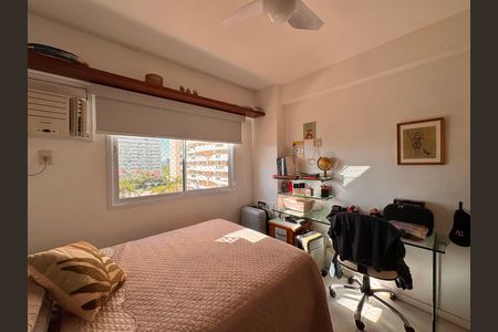 Apartamento à venda com 107m², 4 quartos e 2 vagas Apartamento à venda com 107m², 4 quartos e 2 vagasQuarto 1