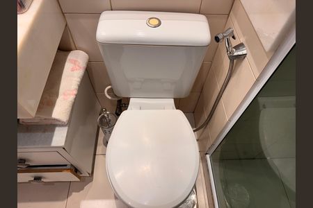 Apartamento à venda com 107m², 4 quartos e 2 vagas Apartamento à venda com 107m², 4 quartos e 2 vagasBanheiro Social