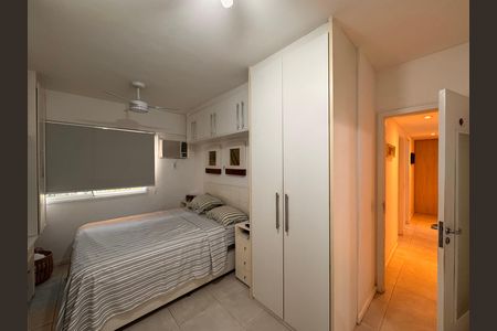 Apartamento à venda com 107m², 4 quartos e 2 vagas Apartamento à venda com 107m², 4 quartos e 2 vagasSuíte