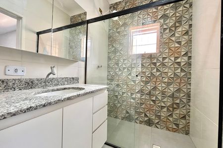 Casa para alugar com 90m², 2 quartos e 2 vagas Casa para alugar com 90m², 2 quartos e 2 vagasBanheiro da Suíte 1