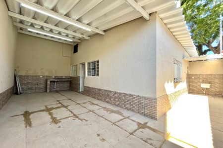 Casa para alugar com 90m², 2 quartos e 2 vagas Casa para alugar com 90m², 2 quartos e 2 vagasGaragem