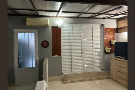 Foto 03 de casa à venda com 3 quartos, 210m² em Jardim Aeroporto, São Paulo