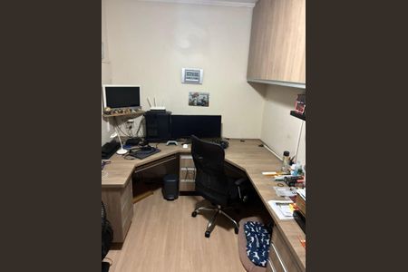 Foto 13 de casa à venda com 3 quartos, 210m² em Jardim Aeroporto, São Paulo