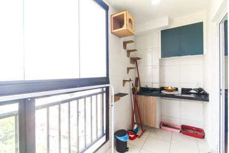 Apartamento à venda com 45m², 2 quartos e sem vaga Apartamento à venda com 45m², 2 quartos e sem vagaVaranda e Área de Serviço