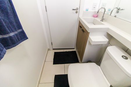 Apartamento à venda com 45m², 2 quartos e sem vaga Apartamento à venda com 45m², 2 quartos e sem vagaBanheiro