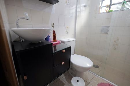 Casa à venda com 144m², 3 quartos e 2 vagas Casa à venda com 144m², 3 quartos e 2 vagasBanheiro