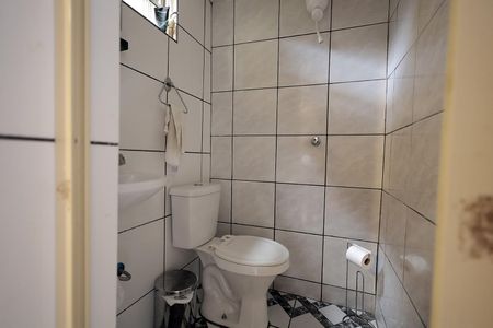 Casa à venda com 144m², 3 quartos e 2 vagas Casa à venda com 144m², 3 quartos e 2 vagasBanheiro 2
