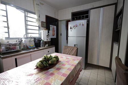 Casa à venda com 144m², 3 quartos e 2 vagas Casa à venda com 144m², 3 quartos e 2 vagasCozinha
