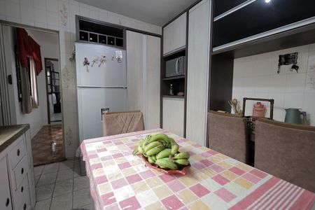 Casa à venda com 144m², 3 quartos e 2 vagas Casa à venda com 144m², 3 quartos e 2 vagasCozinha