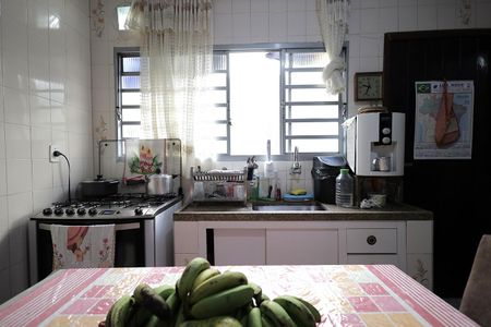 Casa à venda com 144m², 3 quartos e 2 vagas Casa à venda com 144m², 3 quartos e 2 vagasCozinha