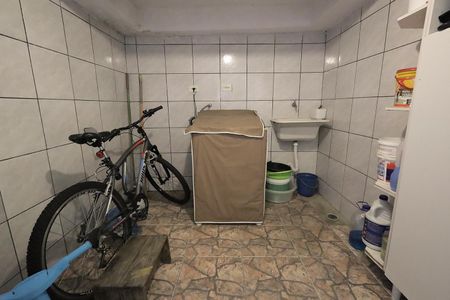Casa à venda com 144m², 3 quartos e 2 vagas Casa à venda com 144m², 3 quartos e 2 vagasÁrea de Serviço