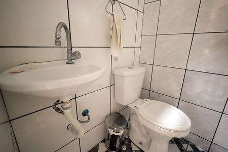 Casa à venda com 144m², 3 quartos e 2 vagas Casa à venda com 144m², 3 quartos e 2 vagasBanheiro 2