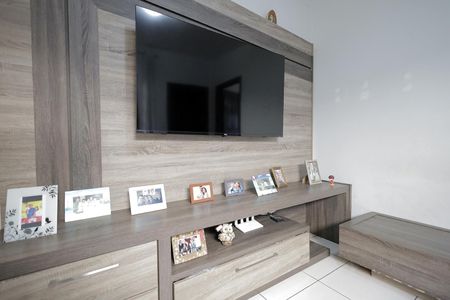 Casa à venda com 144m², 3 quartos e 2 vagas Casa à venda com 144m², 3 quartos e 2 vagasSala