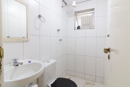 Banheiro de casa para alugar com 1 quarto, 50m² em Vila Polopoli, São Paulo