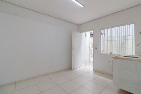 Cozinha de casa para alugar com 1 quarto, 50m² em Vila Polopoli, São Paulo