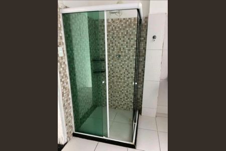 Banheiro de casa de condomínio para alugar com 3 quartos, 150m² em Centro, Nilópolis