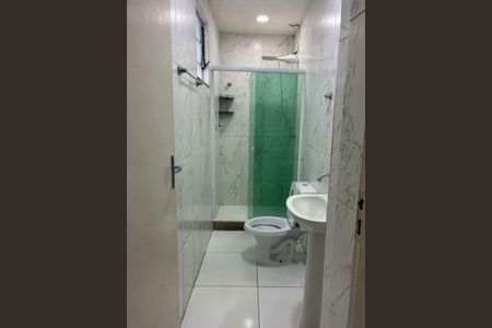 Banheiro de casa de condomínio para alugar com 3 quartos, 150m² em Centro, Nilópolis