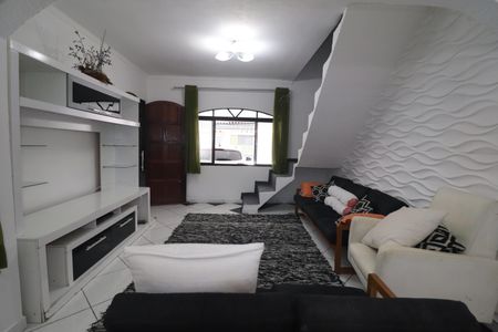 Sala de casa para alugar com 4 quartos, 140m² em Jardim Santo André, Santo André