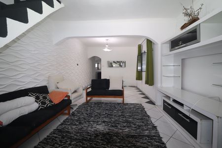 Sala de casa para alugar com 4 quartos, 140m² em Jardim Santo André, Santo André
