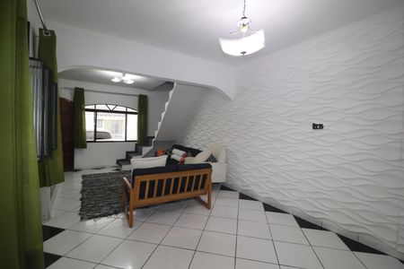 Sala de casa para alugar com 4 quartos, 140m² em Jardim Santo André, Santo André