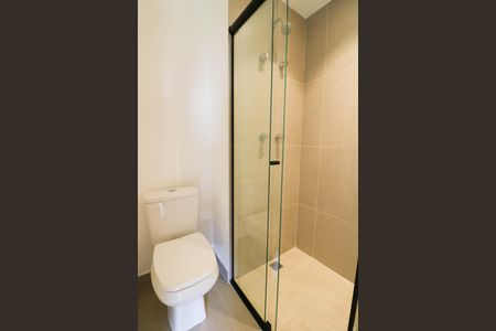 Banheiro de kitnet/studio para alugar com 1 quarto, 17m² em Santo Amaro, São Paulo