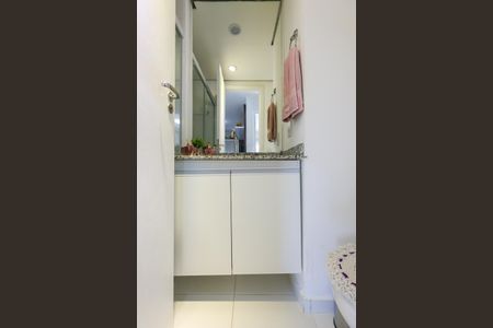 Apartamento à venda com 64m², 2 quartos e 1 vaga Apartamento à venda com 64m², 2 quartos e 1 vagaBanheiro