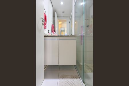 Apartamento à venda com 64m², 2 quartos e 1 vaga Apartamento à venda com 64m², 2 quartos e 1 vagaBanheiro da Suíte