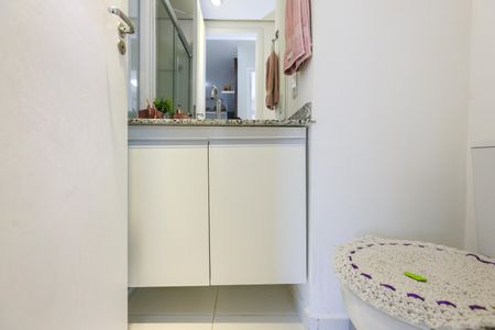 Apartamento à venda com 64m², 2 quartos e 1 vaga Apartamento à venda com 64m², 2 quartos e 1 vagaBanheiro