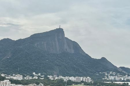 Apartamento à venda com 197m², 3 quartos e 1 vaga Apartamento à venda com 197m², 3 quartos e 1 vagaVista suite