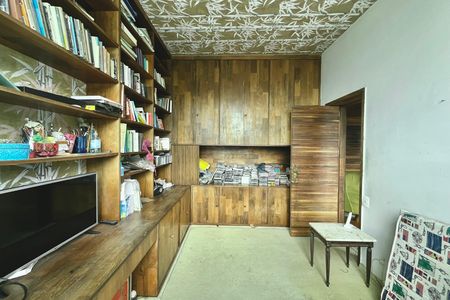 Apartamento à venda com 197m², 3 quartos e 1 vaga Apartamento à venda com 197m², 3 quartos e 1 vagaEscritório