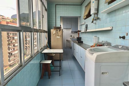 Apartamento à venda com 197m², 3 quartos e 1 vaga Apartamento à venda com 197m², 3 quartos e 1 vagaÁrea de Serviço