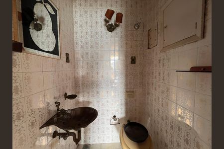 Apartamento à venda com 197m², 3 quartos e 1 vaga Apartamento à venda com 197m², 3 quartos e 1 vagaLavabo