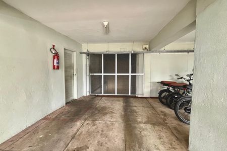 Apartamento à venda com 197m², 3 quartos e 1 vaga Apartamento à venda com 197m², 3 quartos e 1 vagaGaragem
