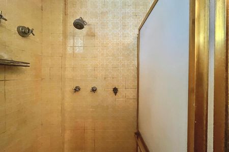 Apartamento à venda com 197m², 3 quartos e 1 vaga Apartamento à venda com 197m², 3 quartos e 1 vagaBanheiro social