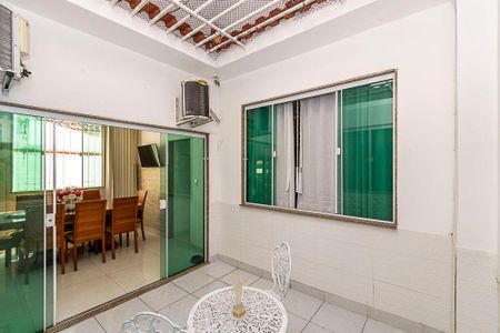Casa à venda com 172m², 3 quartos e 1 vagaJardim de Inverno