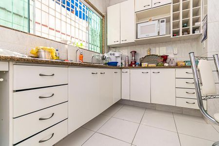 Casa à venda com 172m², 3 quartos e 1 vagaCozinha - Armários