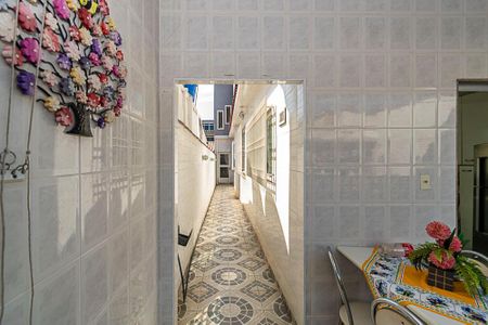 Casa à venda com 172m², 3 quartos e 1 vagaÁrea de Serviço - Acesso lateral