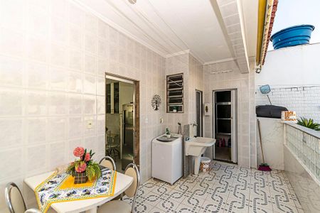 Casa à venda com 172m², 3 quartos e 1 vagaÁrea de Serviço