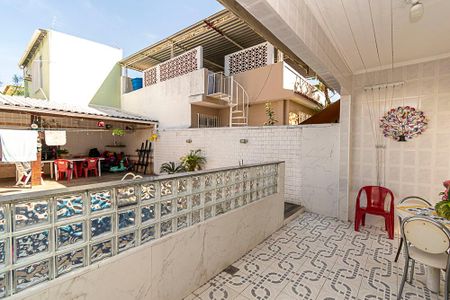 Casa à venda com 172m², 3 quartos e 1 vagaÁrea de Serviço