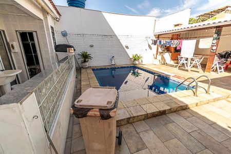 Casa à venda com 172m², 3 quartos e 1 vagaVaranda dos fundos